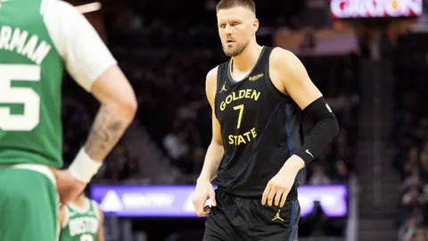 那不勒斯赛季进球王卢卡库20球里程碑，效率高达11球9助攻。